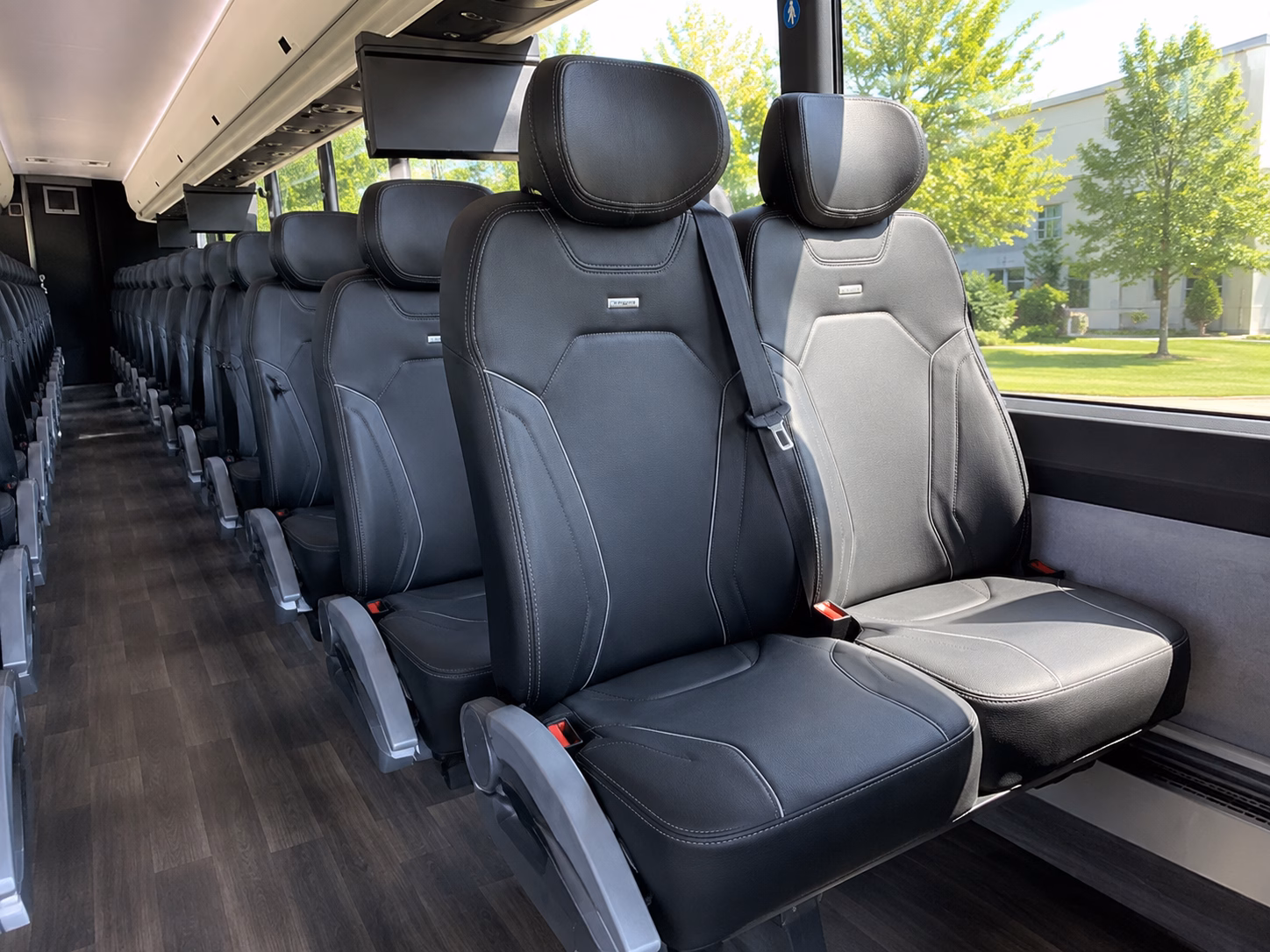 minibuses and sprinter vans for the greenbluff growers wine and orchard district