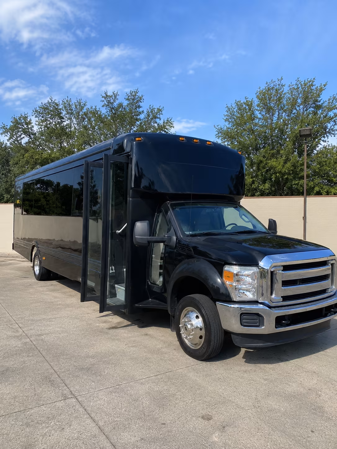 spokane 20 passenger party bus