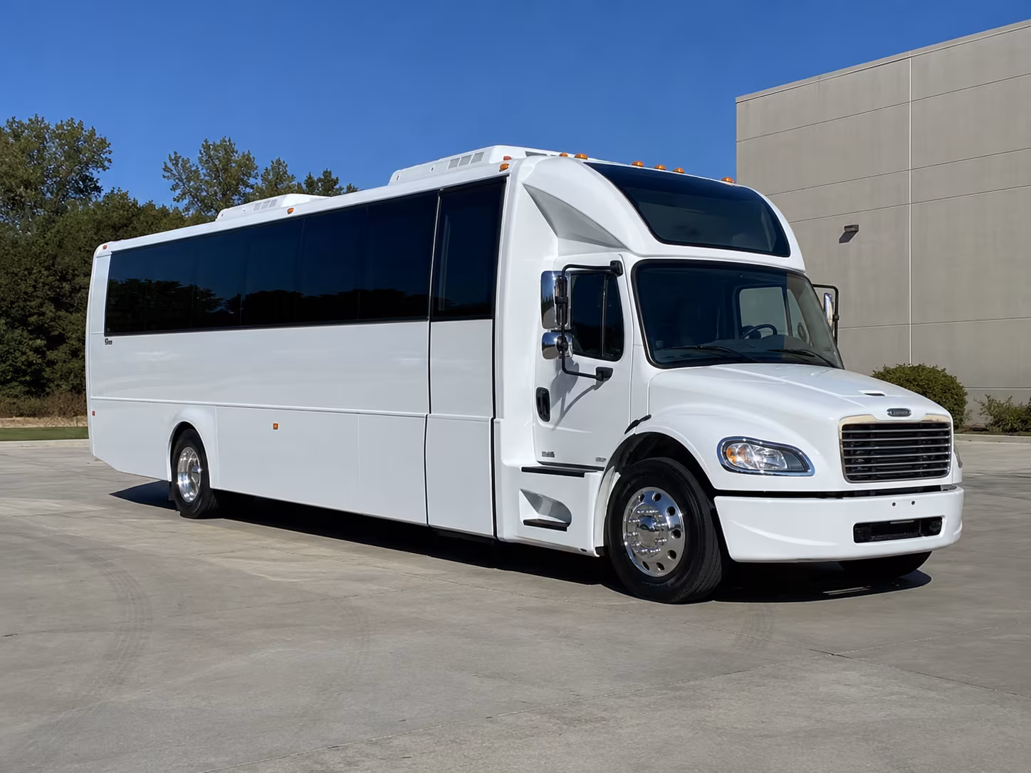 spokane 28 passenger party bus