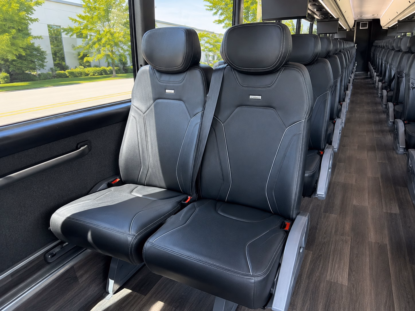 wine tour party buses for bachelorette groups and birthday celebrations in spokane